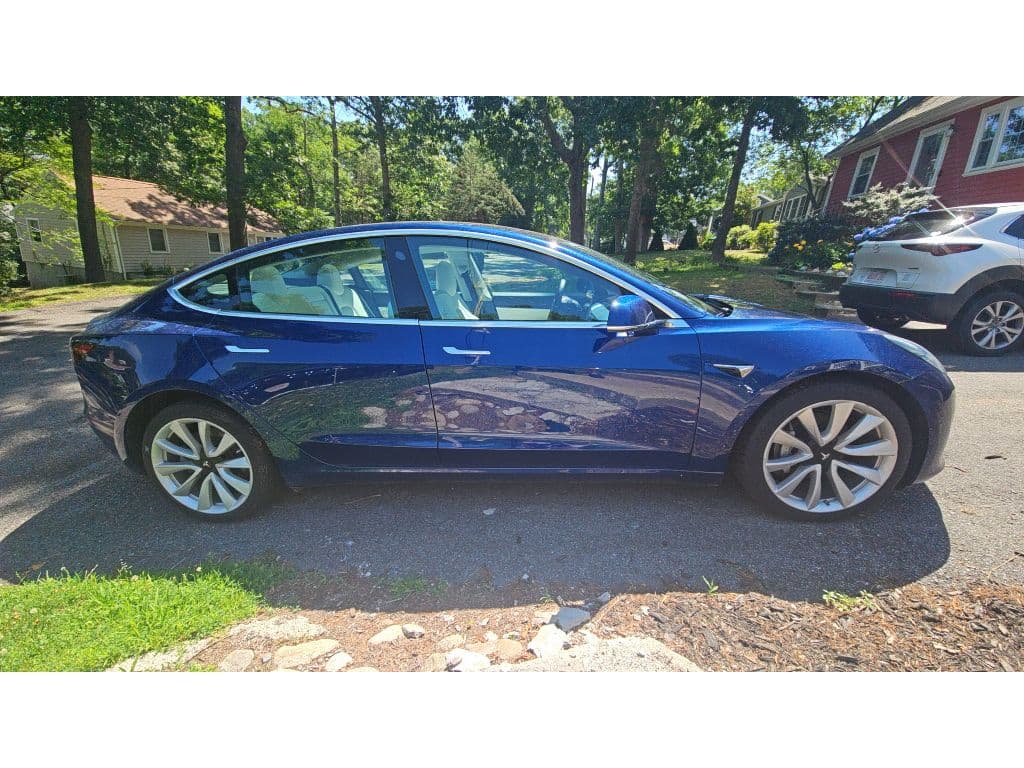 2020 Tesla Model 3 view 3