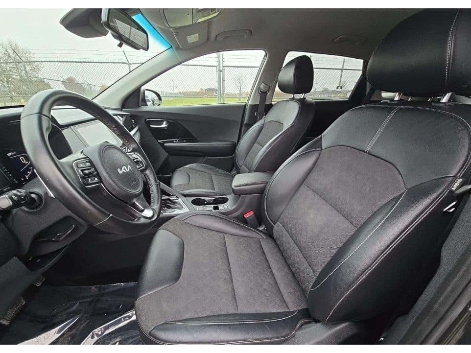 2022 Kia Niro PHEV view 5