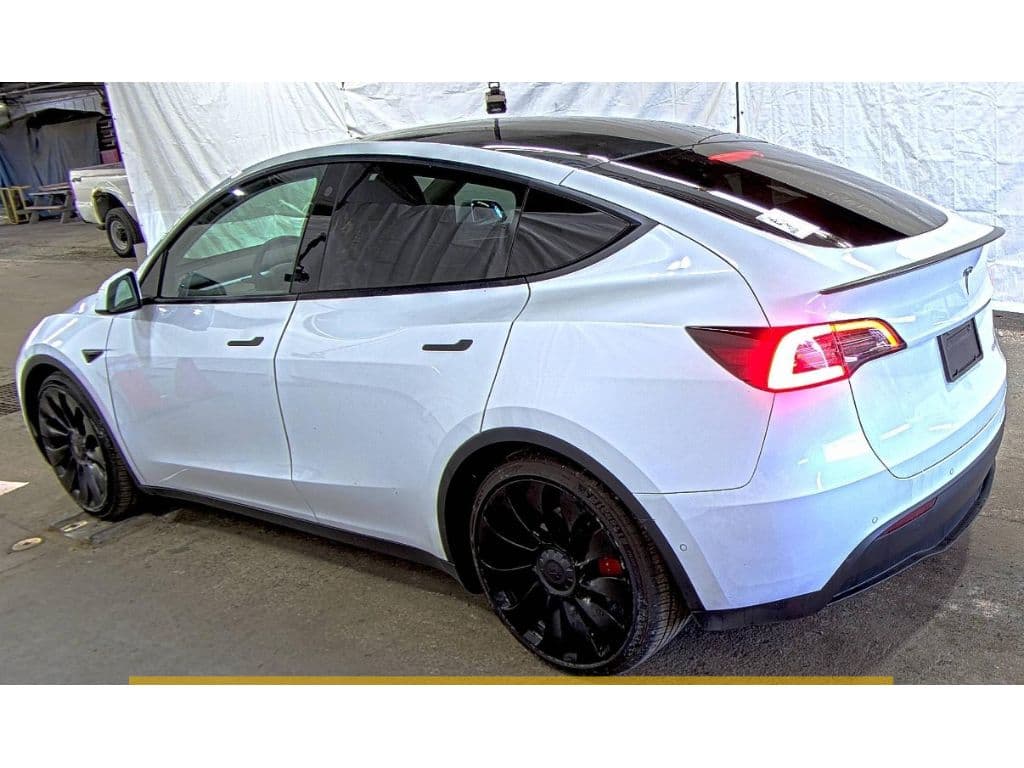 2022 Tesla Model Y view 4