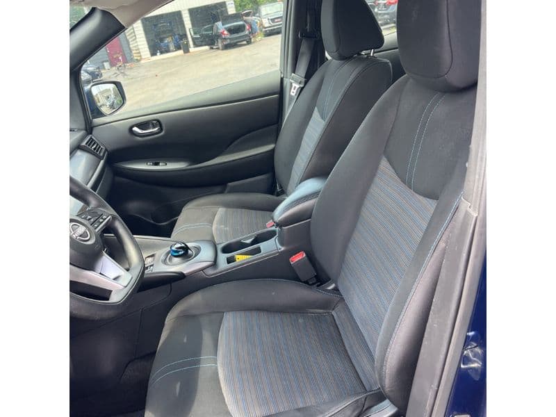 2023 Nissan LEAF view 6
