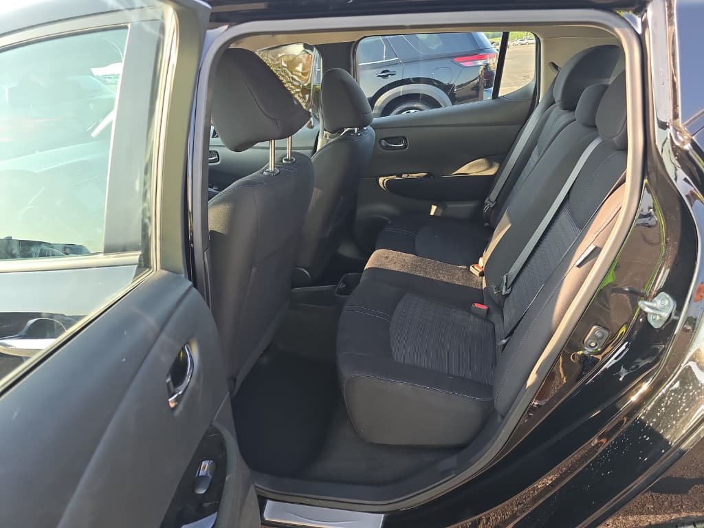 2024 Nissan LEAF view 6