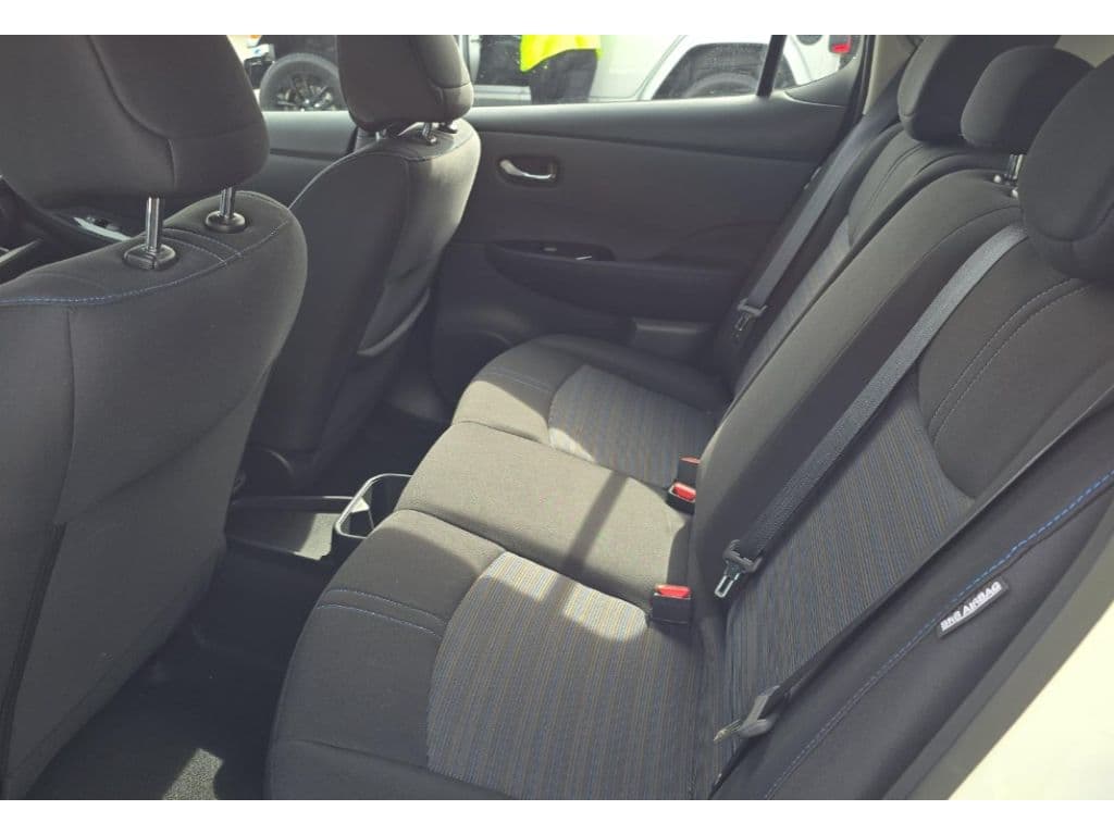 2024 Nissan LEAF view 6