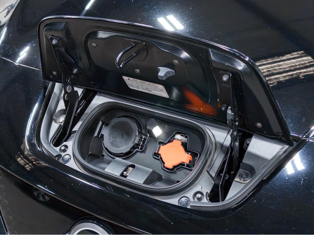 2024 Nissan LEAF view 5