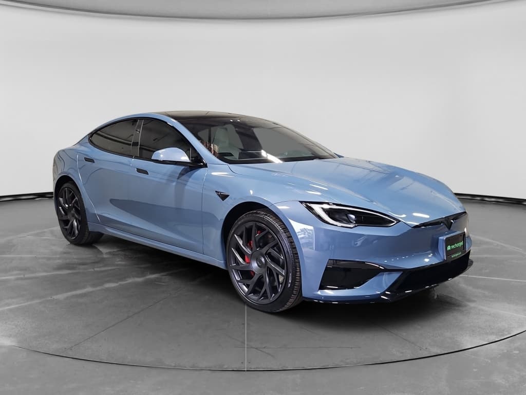 2026 Tesla Model S view 4