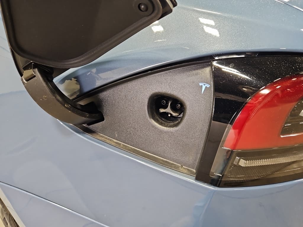 2026 Tesla Model S view 5