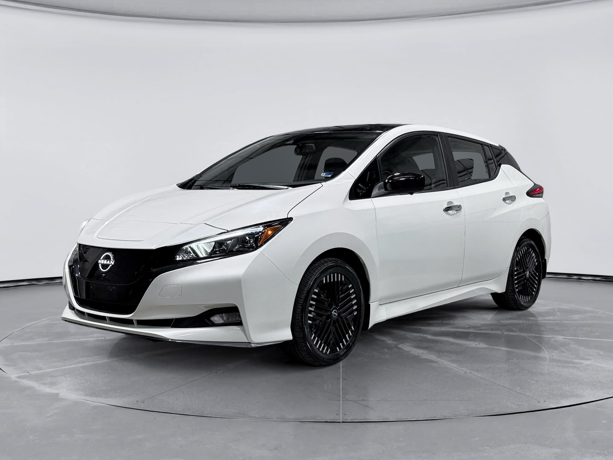 2023 Nissan LEAF
