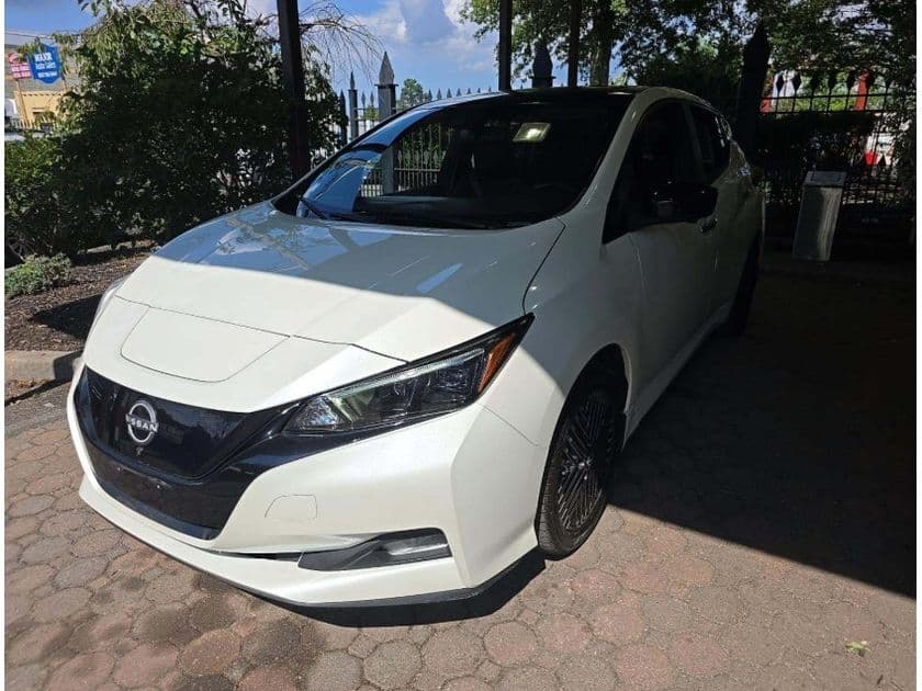 2023 Nissan LEAF