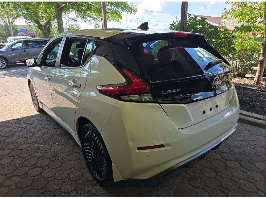 2023 Nissan LEAF view 2