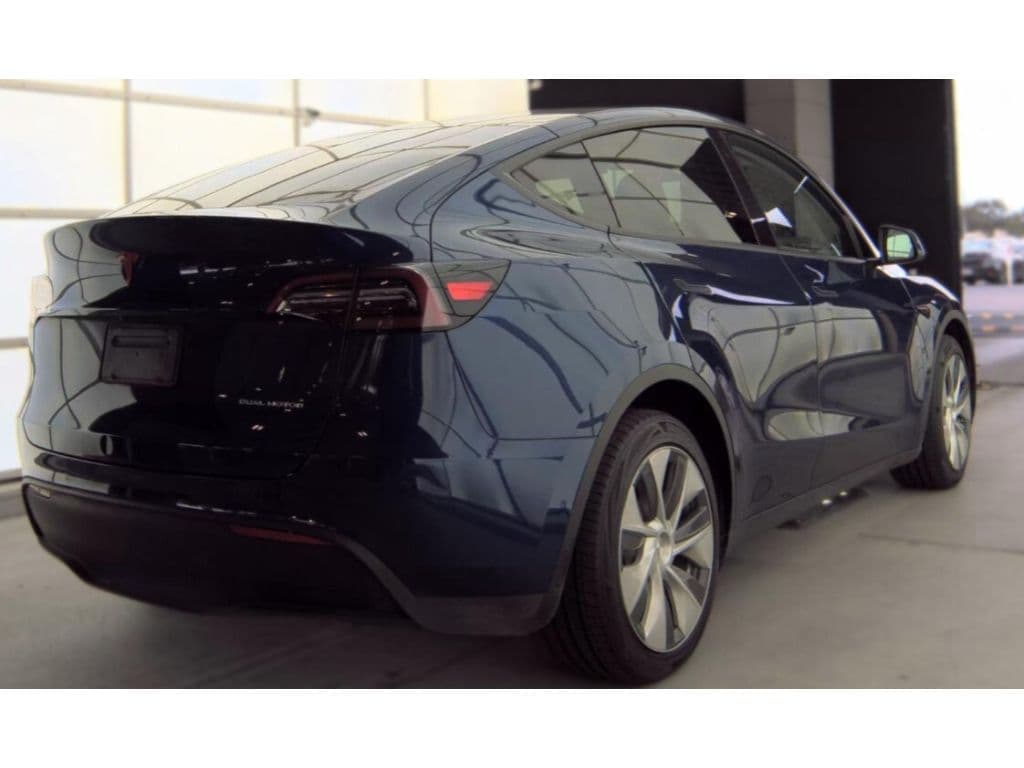 2022 Tesla Model Y view 3