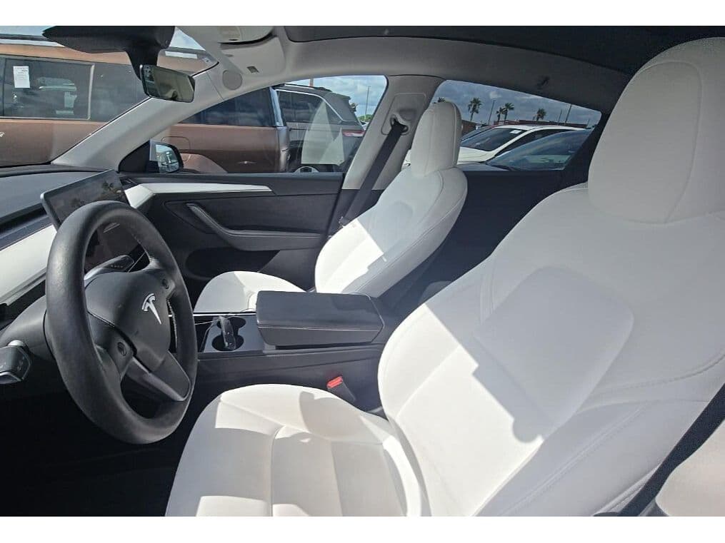 2022 Tesla Model Y view 5