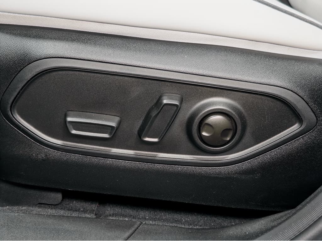 2025 Jeep Wagoneer S view 6