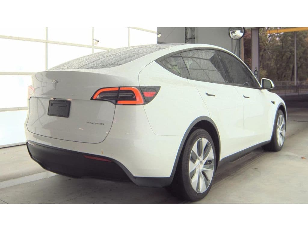 2022 Tesla Model Y view 3
