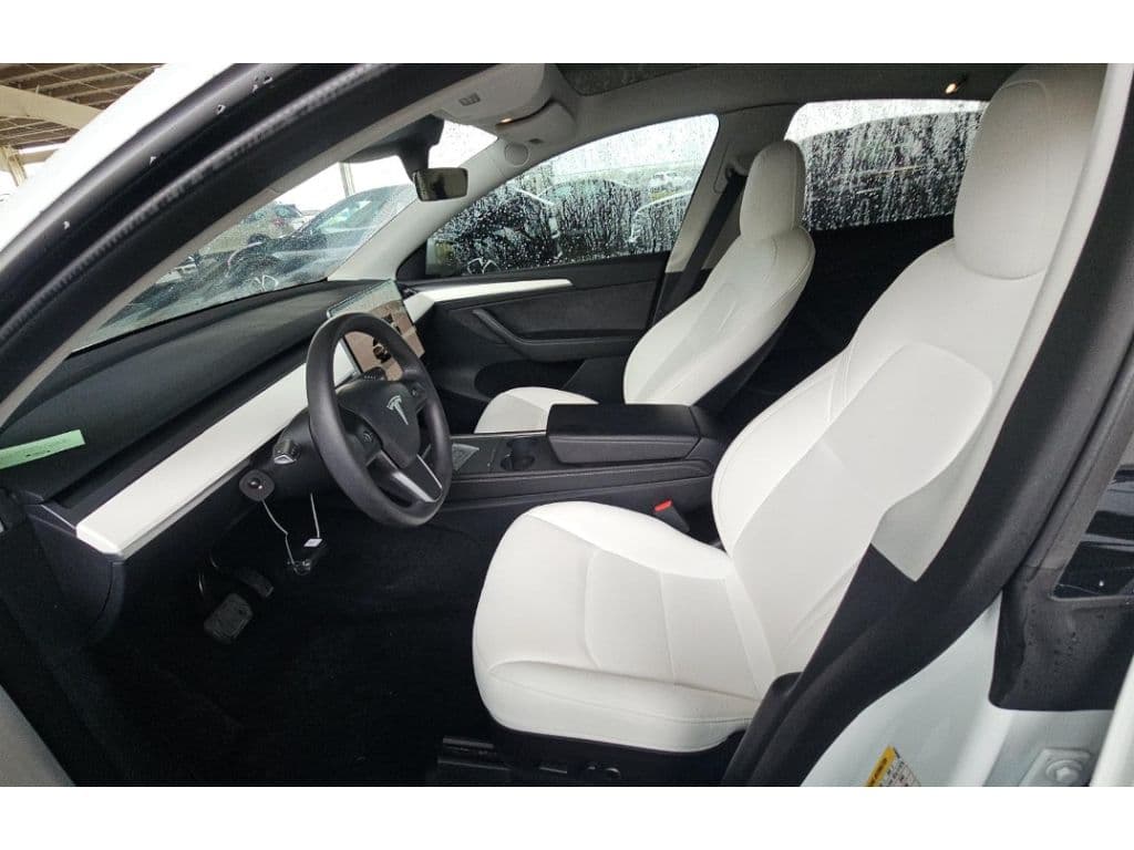 2022 Tesla Model Y view 5