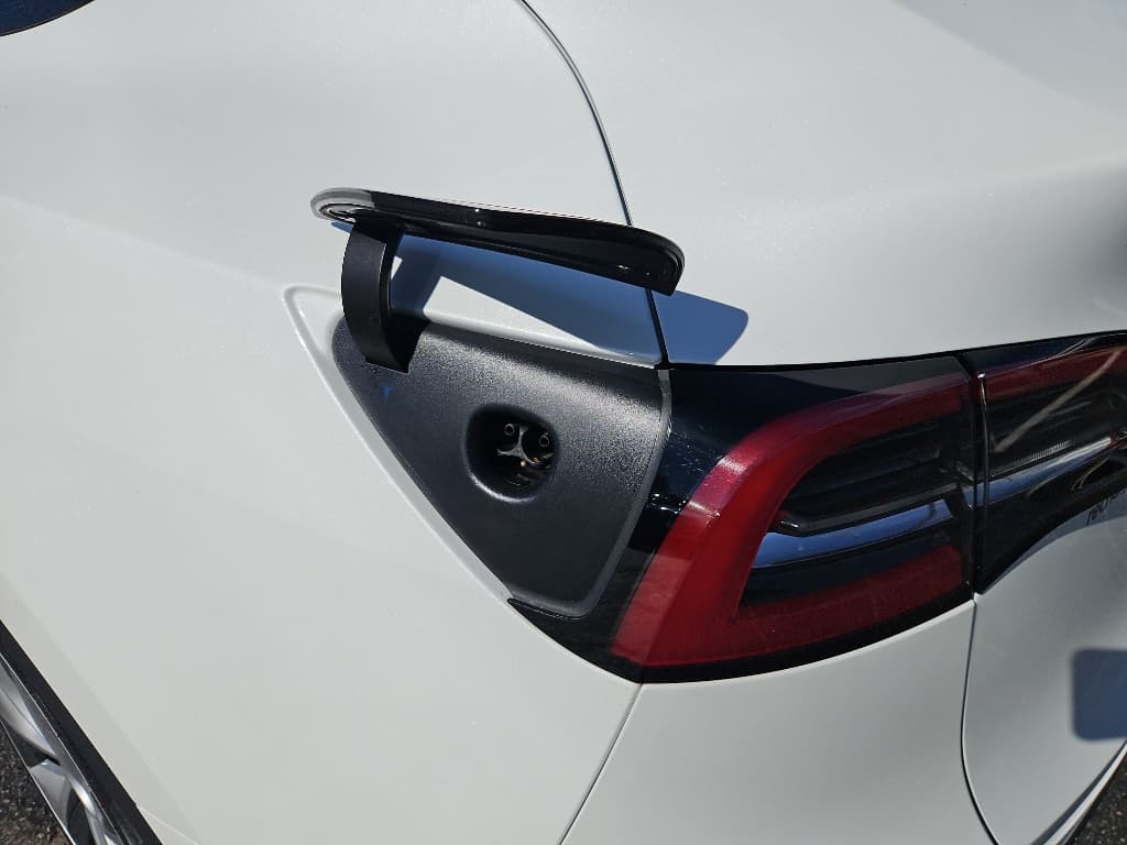 2022 Tesla Model Y view 5