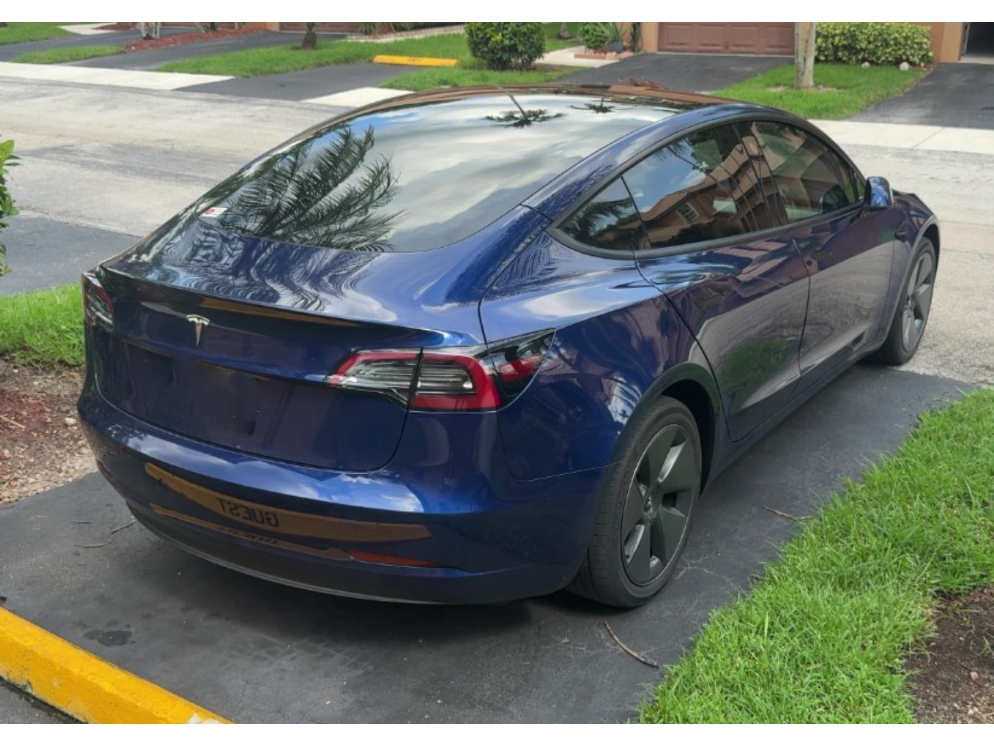 2023 Tesla Model 3 view 3