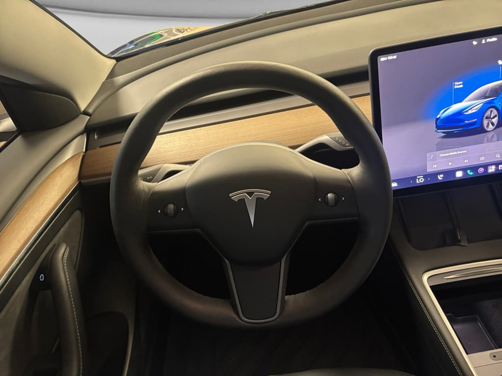 2023 Tesla Model 3 view 5