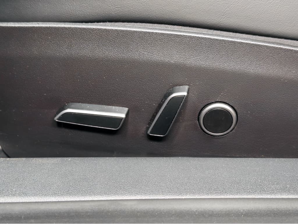 2023 Tesla Model 3 view 6