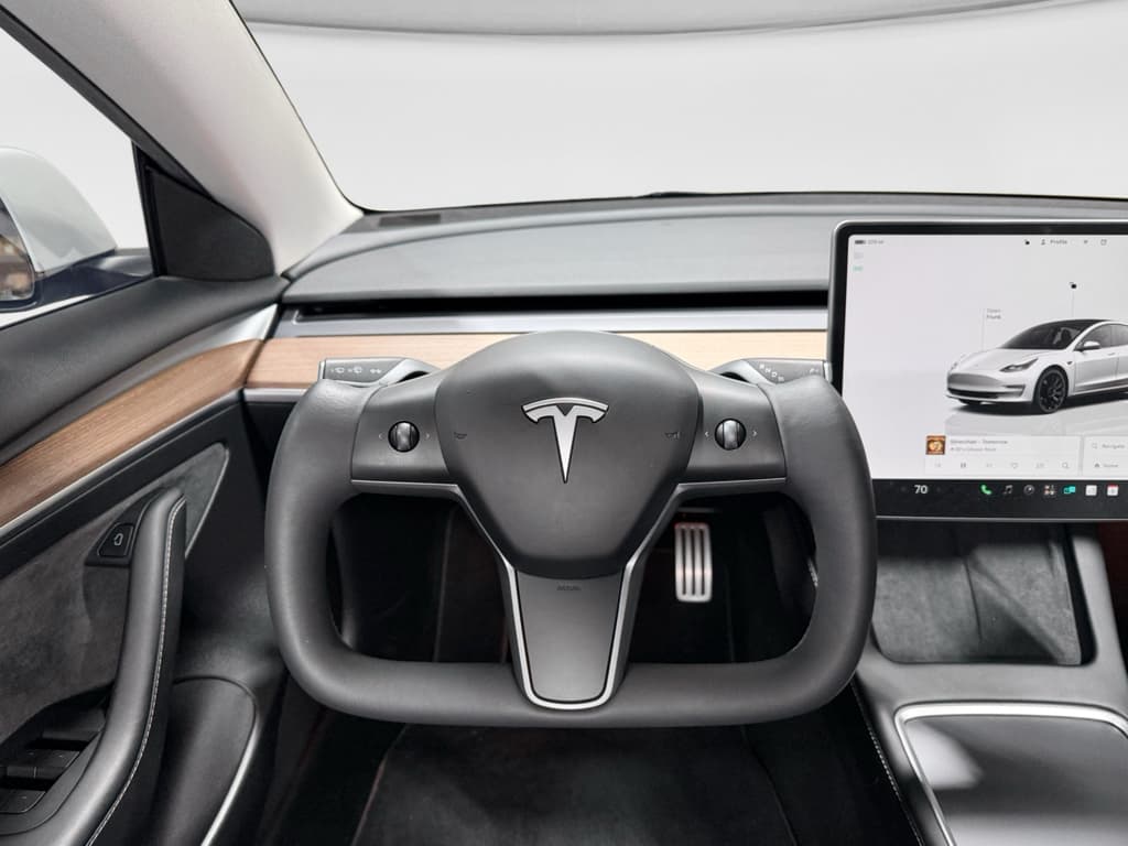 2023 Tesla Model 3 view 7