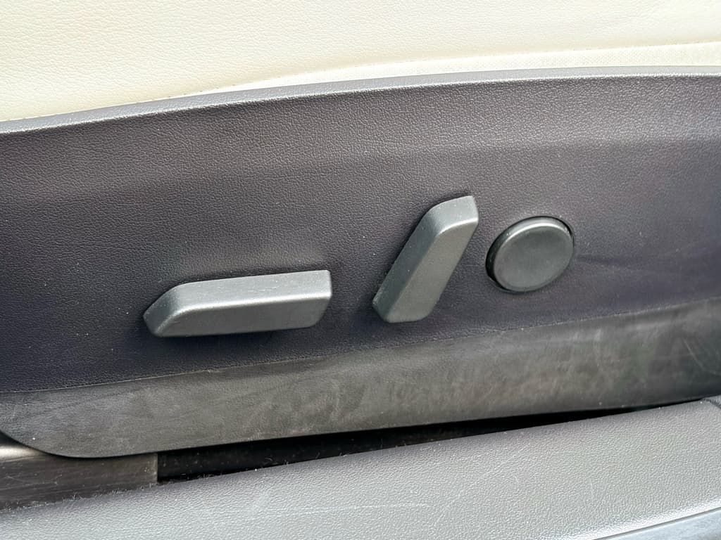 2020 Tesla Model 3 view 7