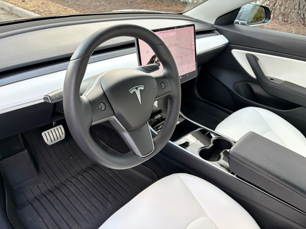 2020 Tesla Model 3 view 17
