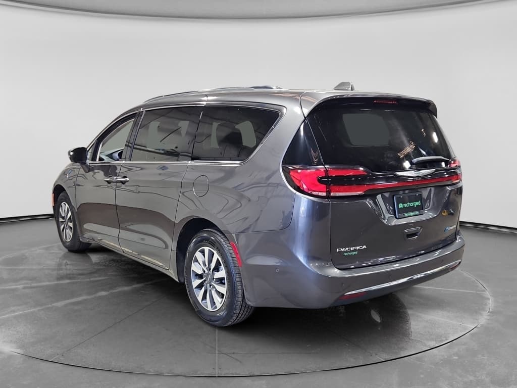 2021 Chrysler Pacifica view 2