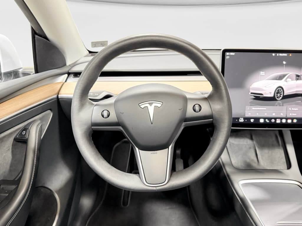 2023 Tesla Model Y view 7