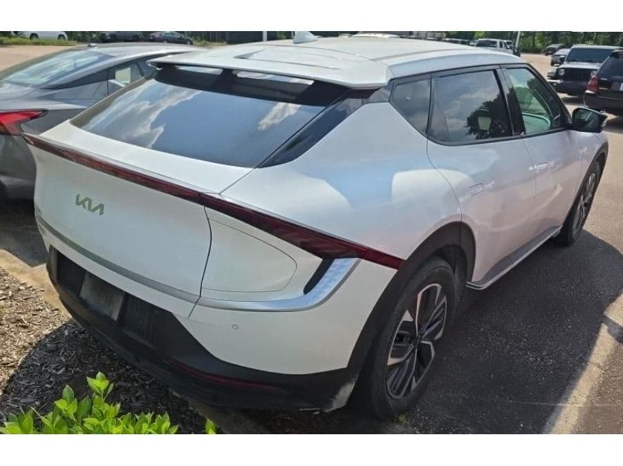 2024 Kia EV6 view 3
