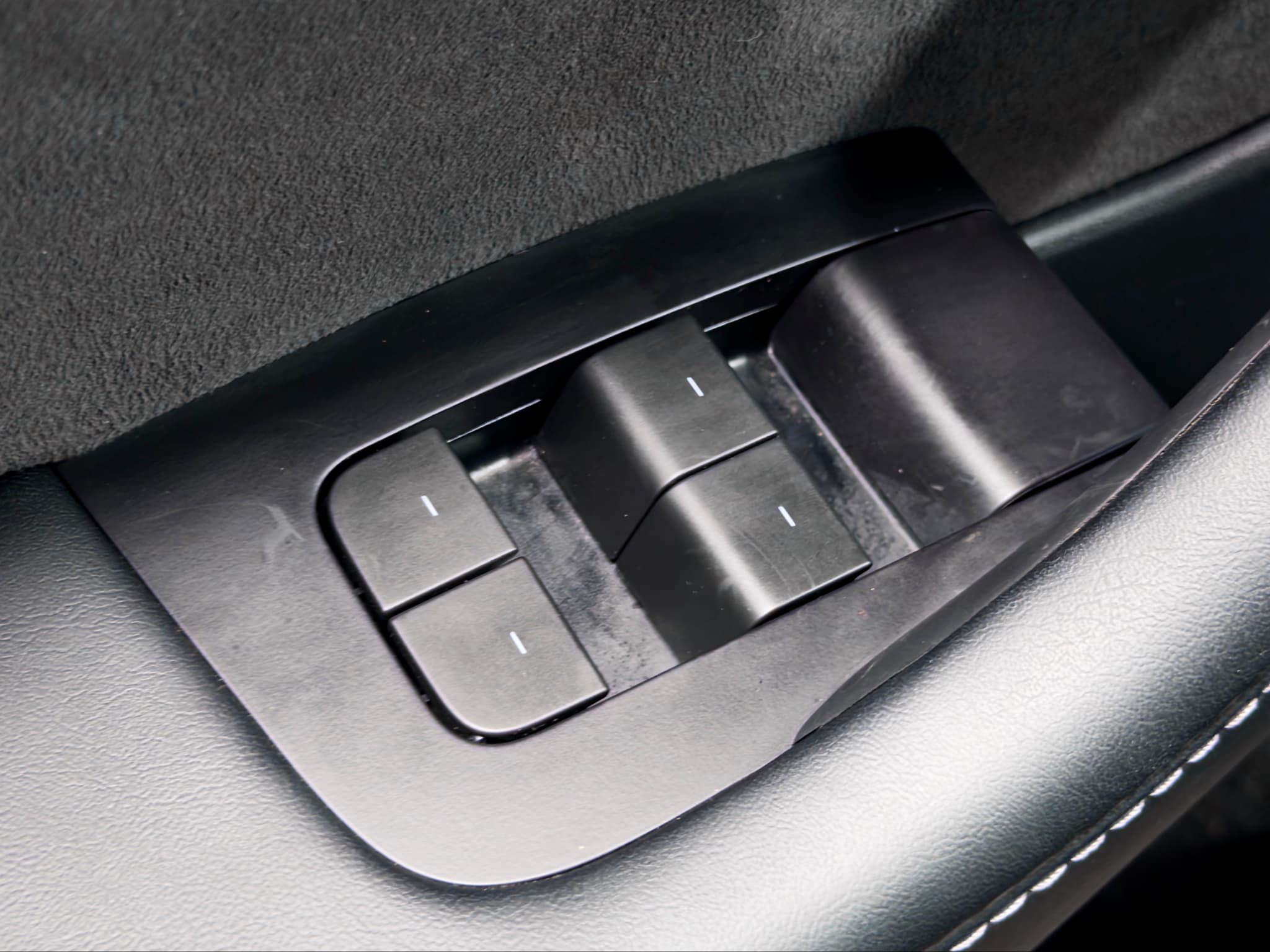 2023 Tesla Model Y view 7