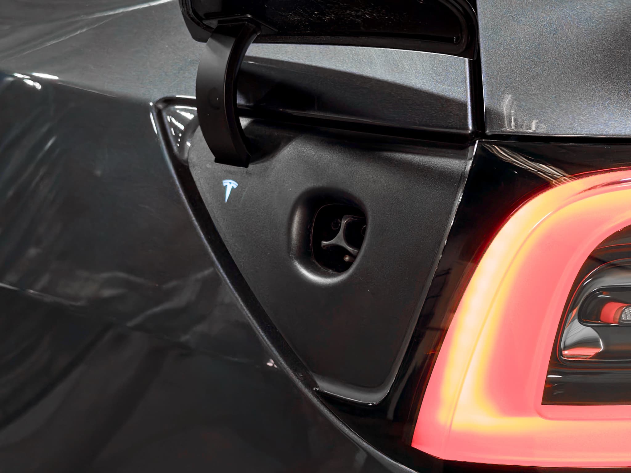 2023 Tesla Model Y view 5