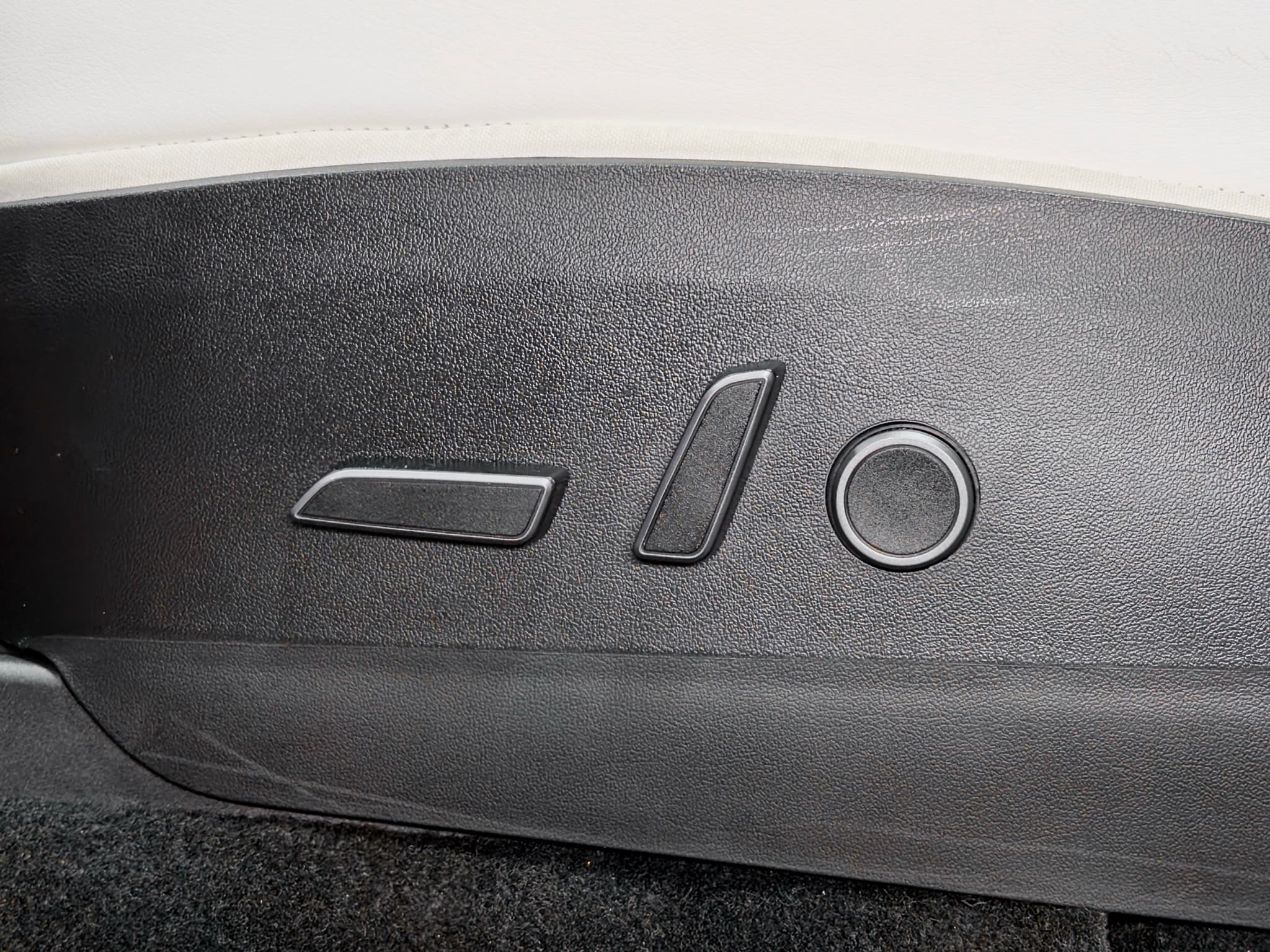 2023 Tesla Model Y view 7
