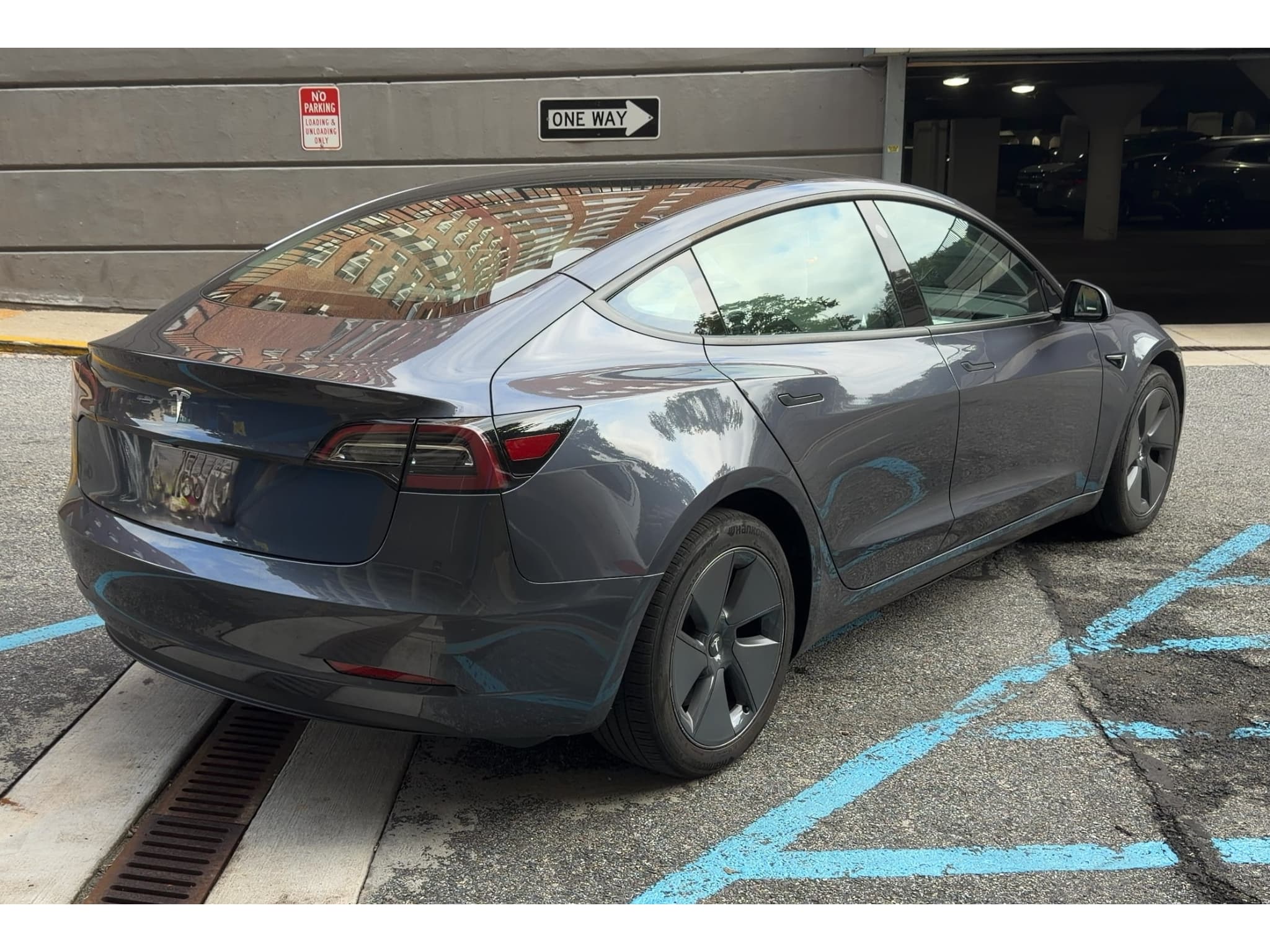 2023 Tesla Model 3 view 4