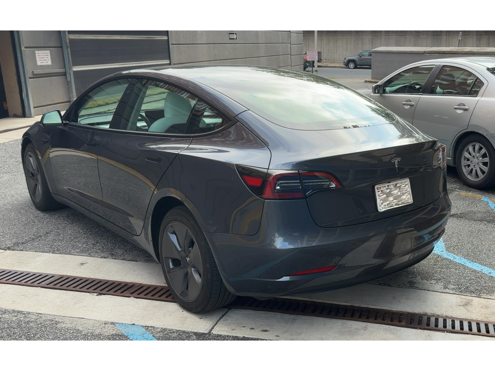 2023 Tesla Model 3 view 6