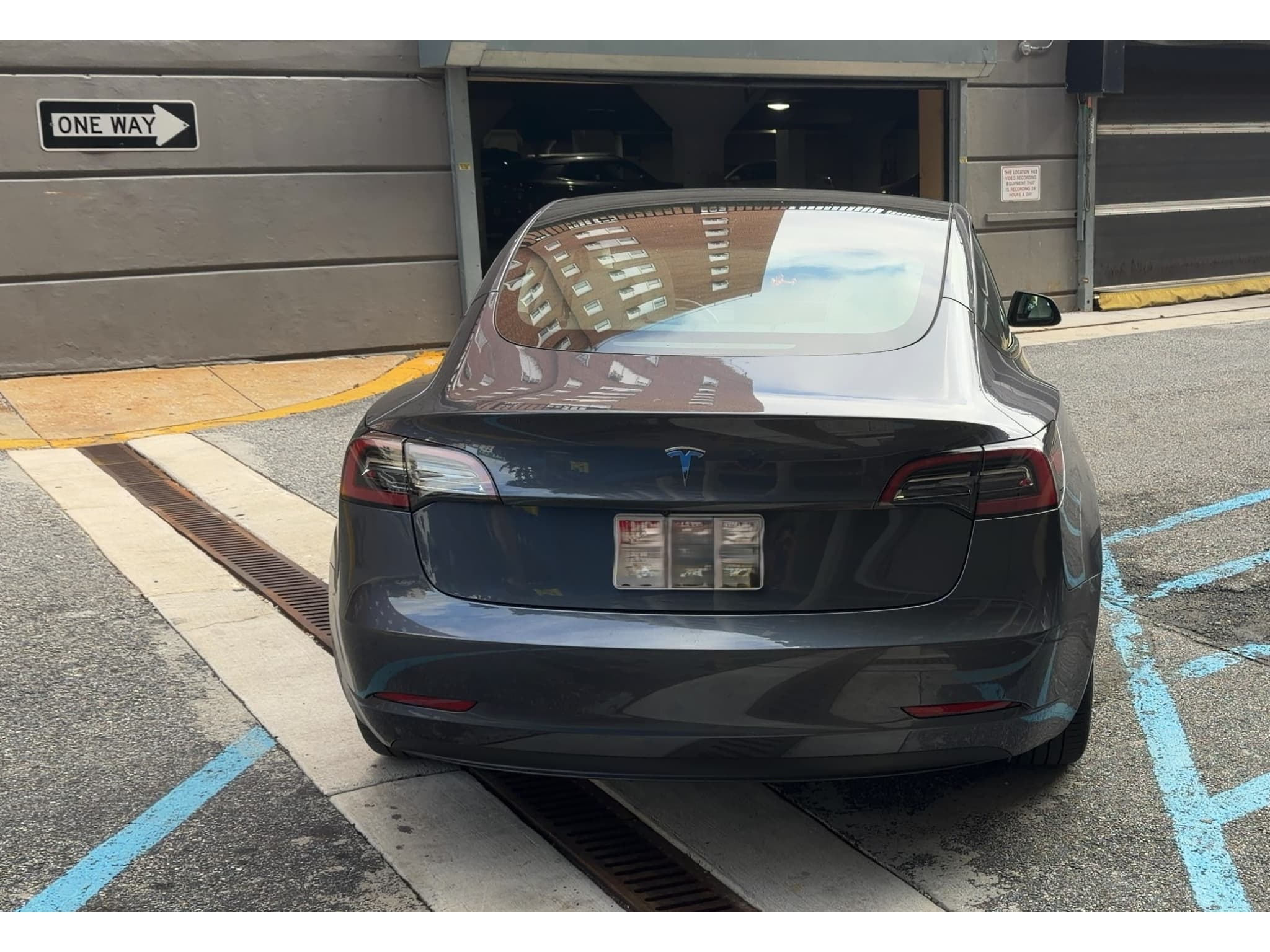 2023 Tesla Model 3 view 5