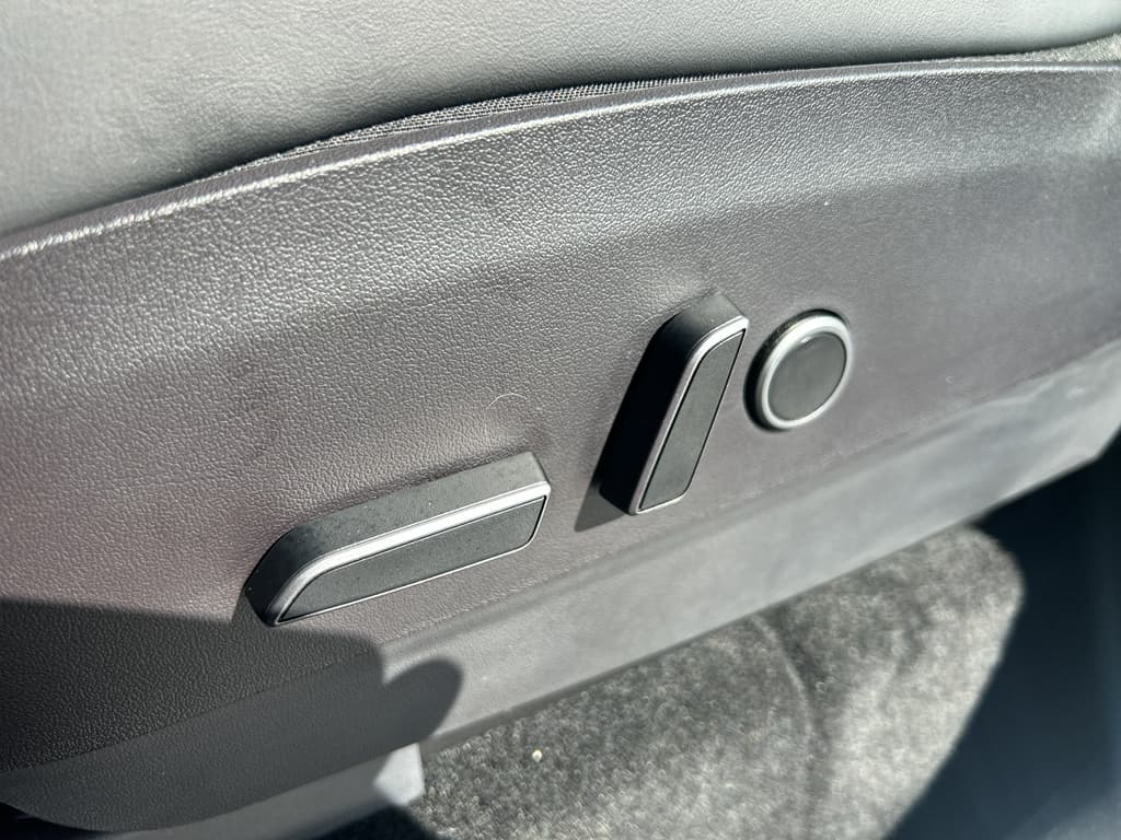 2023 Tesla Model Y view 7