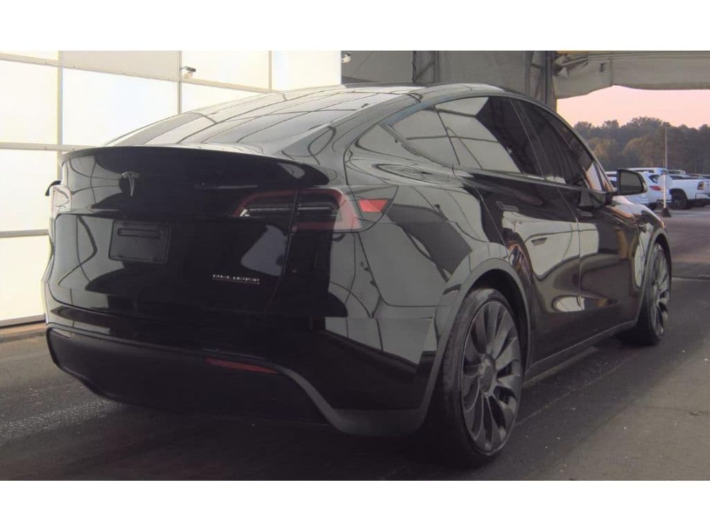 2023 Tesla Model Y view 3
