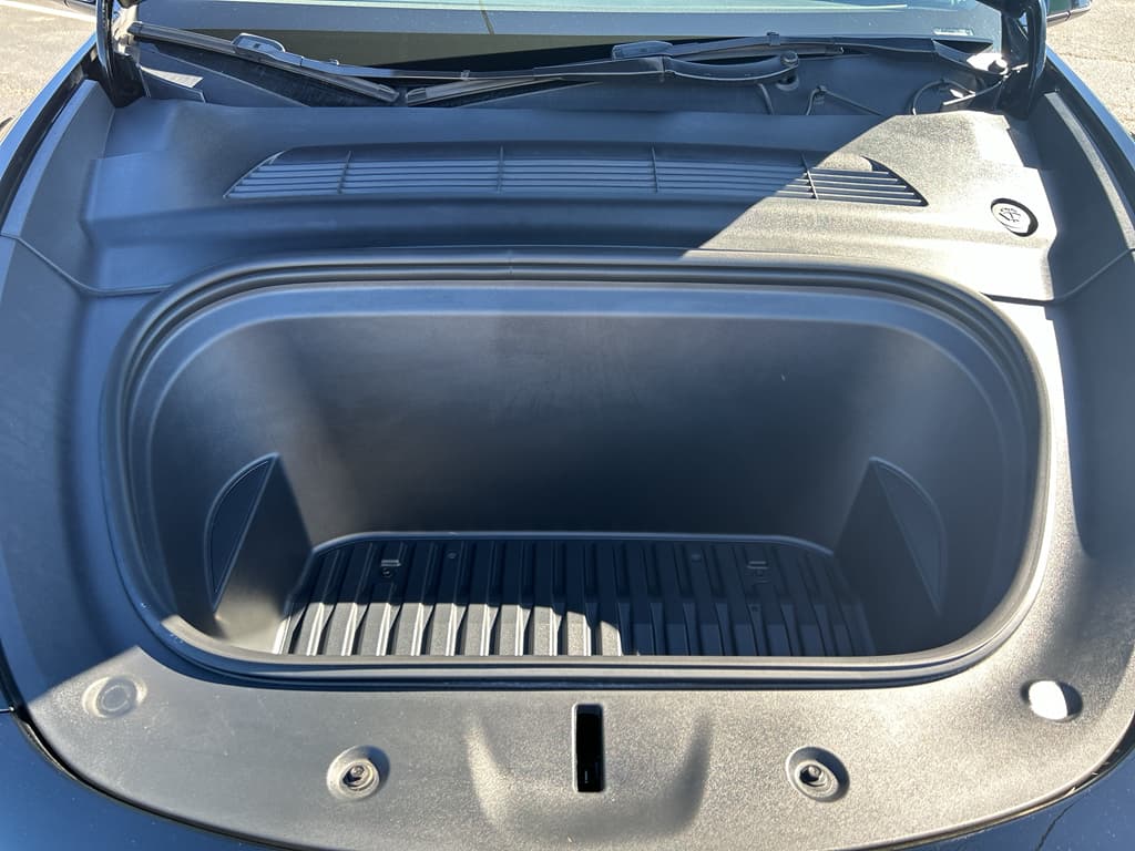 2023 Tesla Model Y view 19