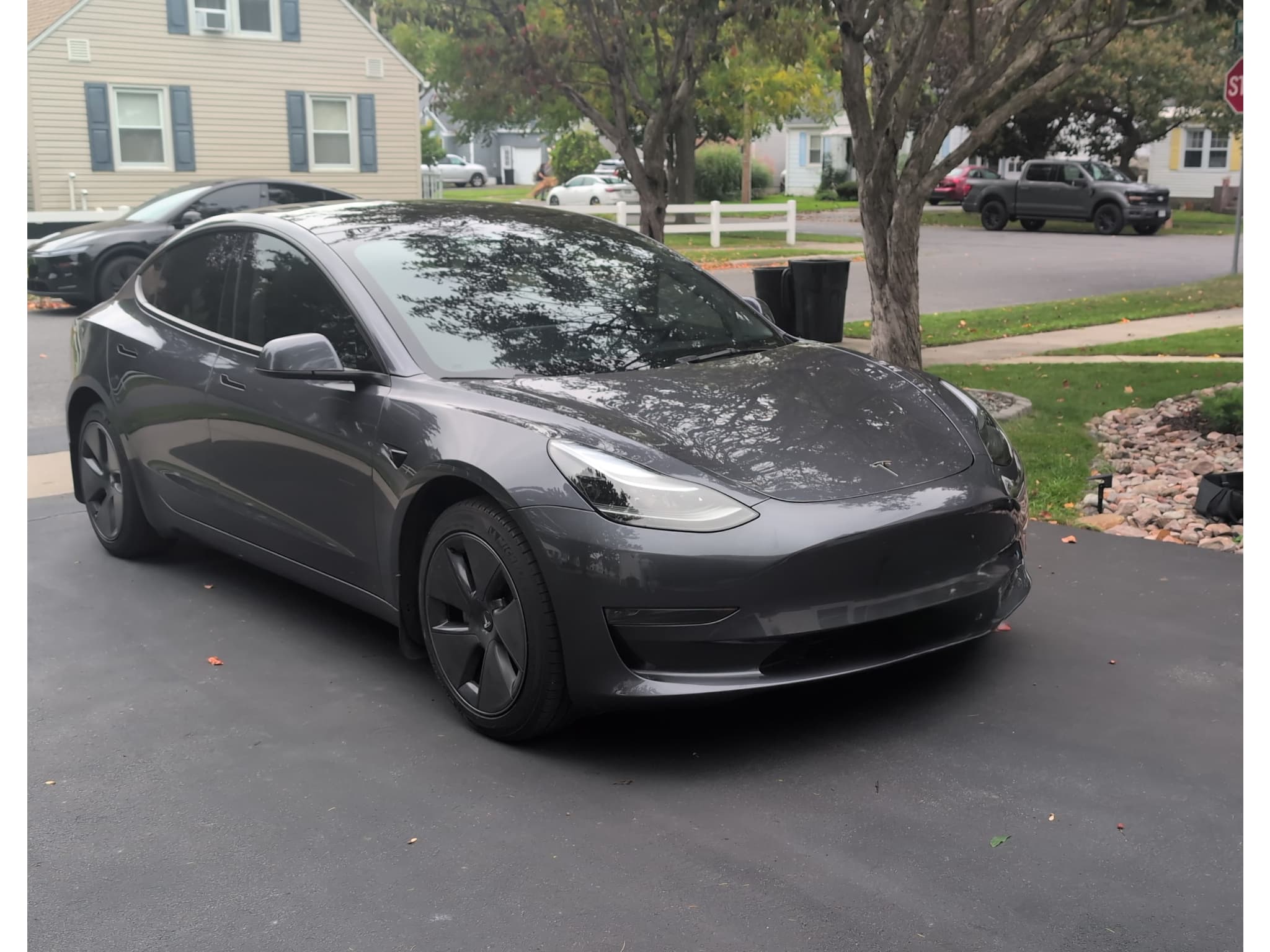 2023 Tesla Model 3 view 3