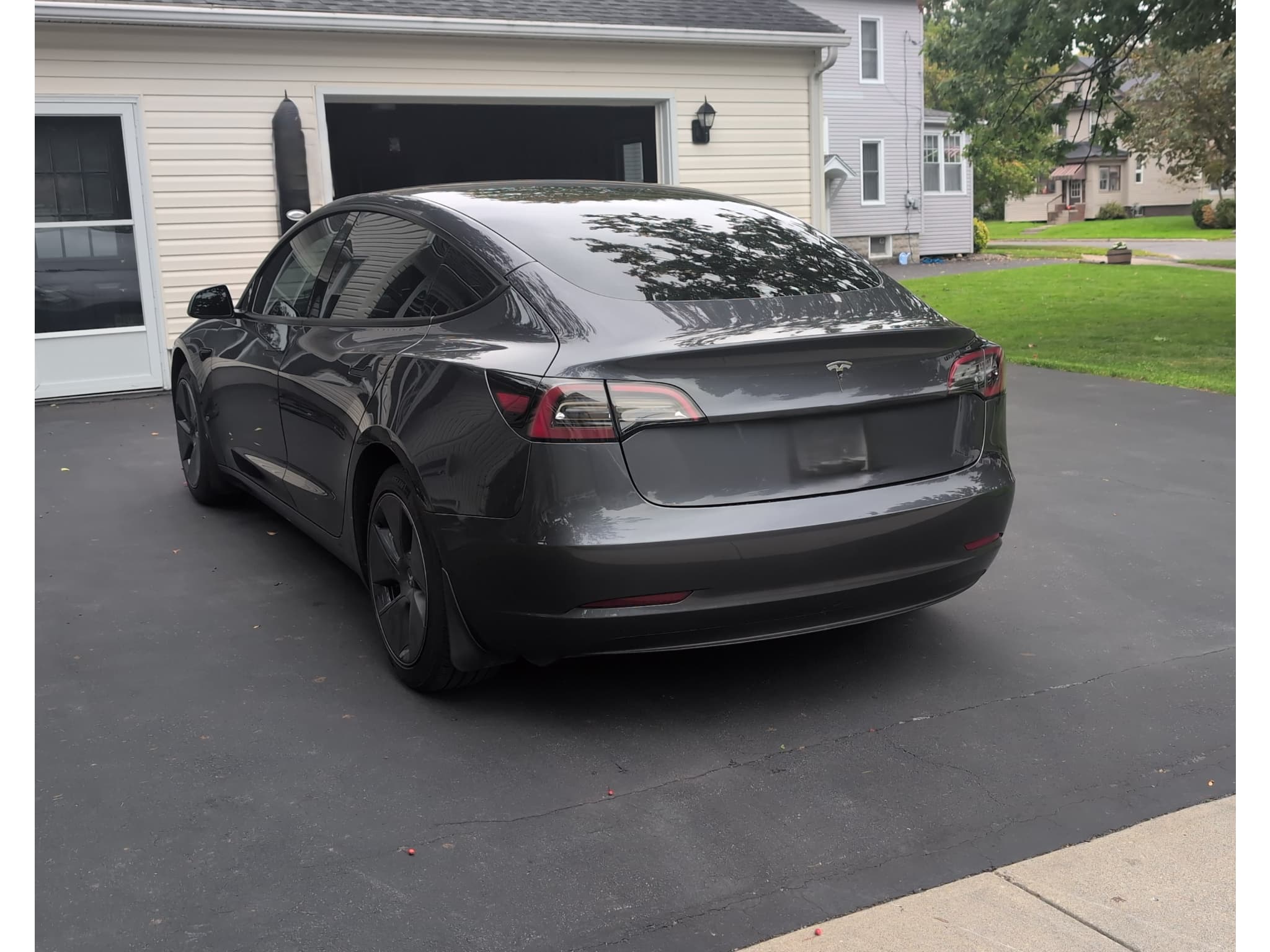 2023 Tesla Model 3 view 7