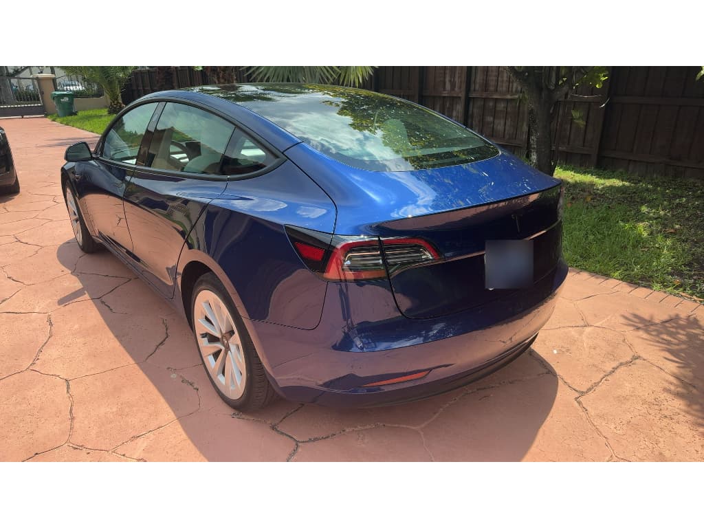 2023 Tesla Model 3 view 3