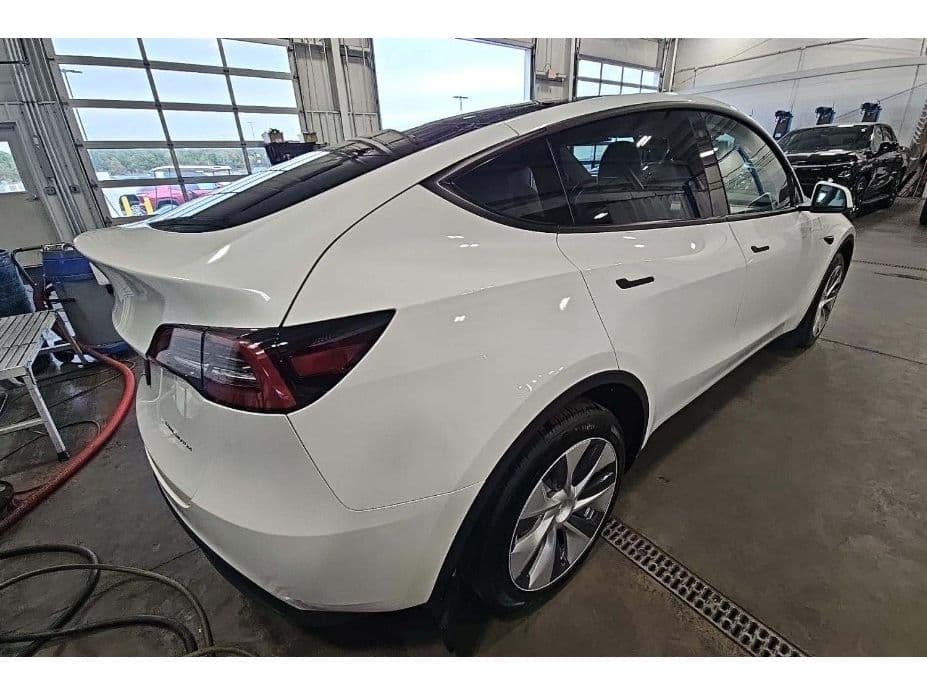 2023 Tesla Model Y view 3