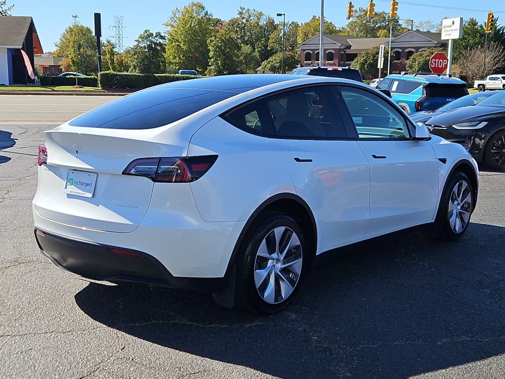 2023 Tesla Model Y view 3