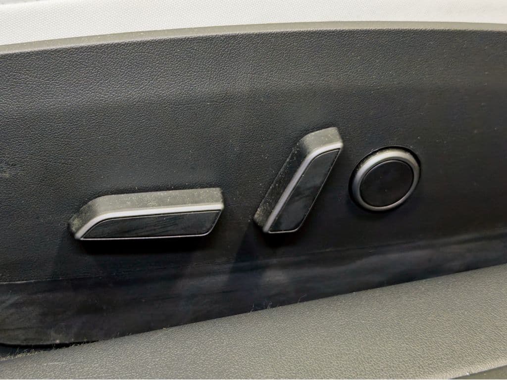 2023 Tesla Model 3 view 6