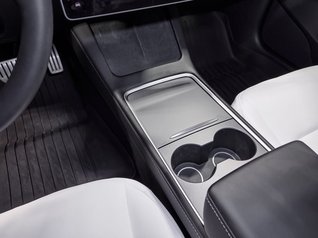 2023 Tesla Model 3 view 16