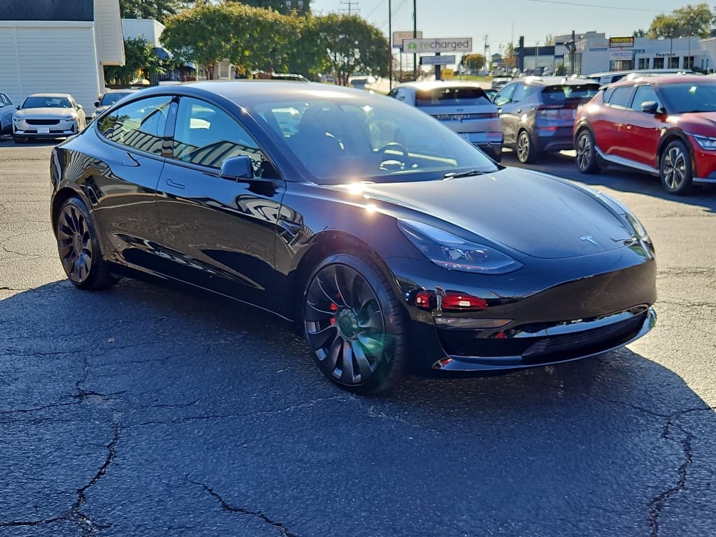 2023 Tesla Model 3 view 4