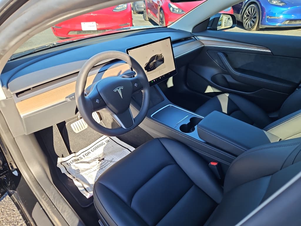 2023 Tesla Model 3 view 17