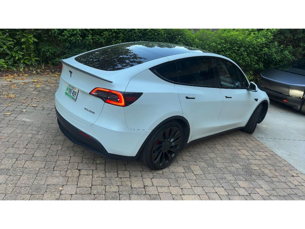 2023 Tesla Model Y view 3