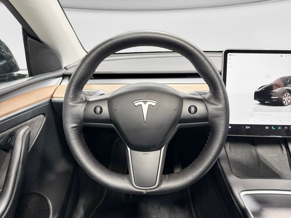 2023 Tesla Model Y view 7