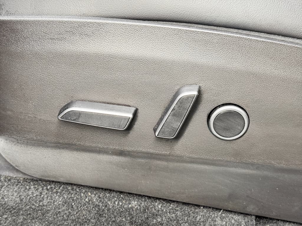 2023 Tesla Model Y view 6