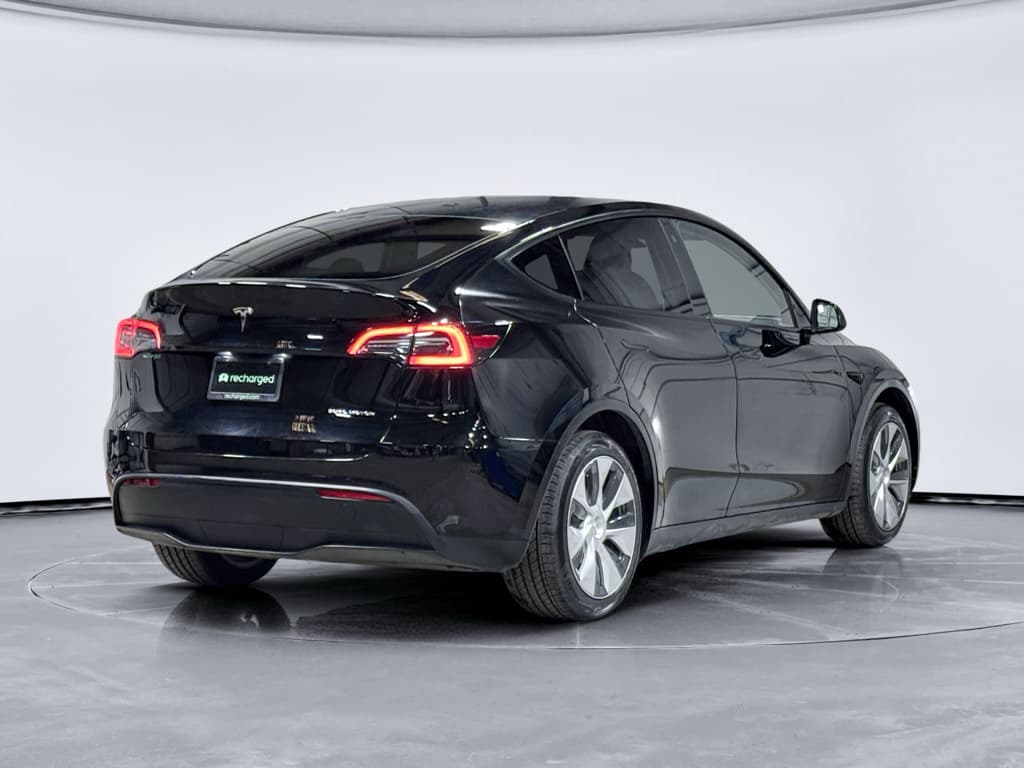 2023 Tesla Model Y view 3