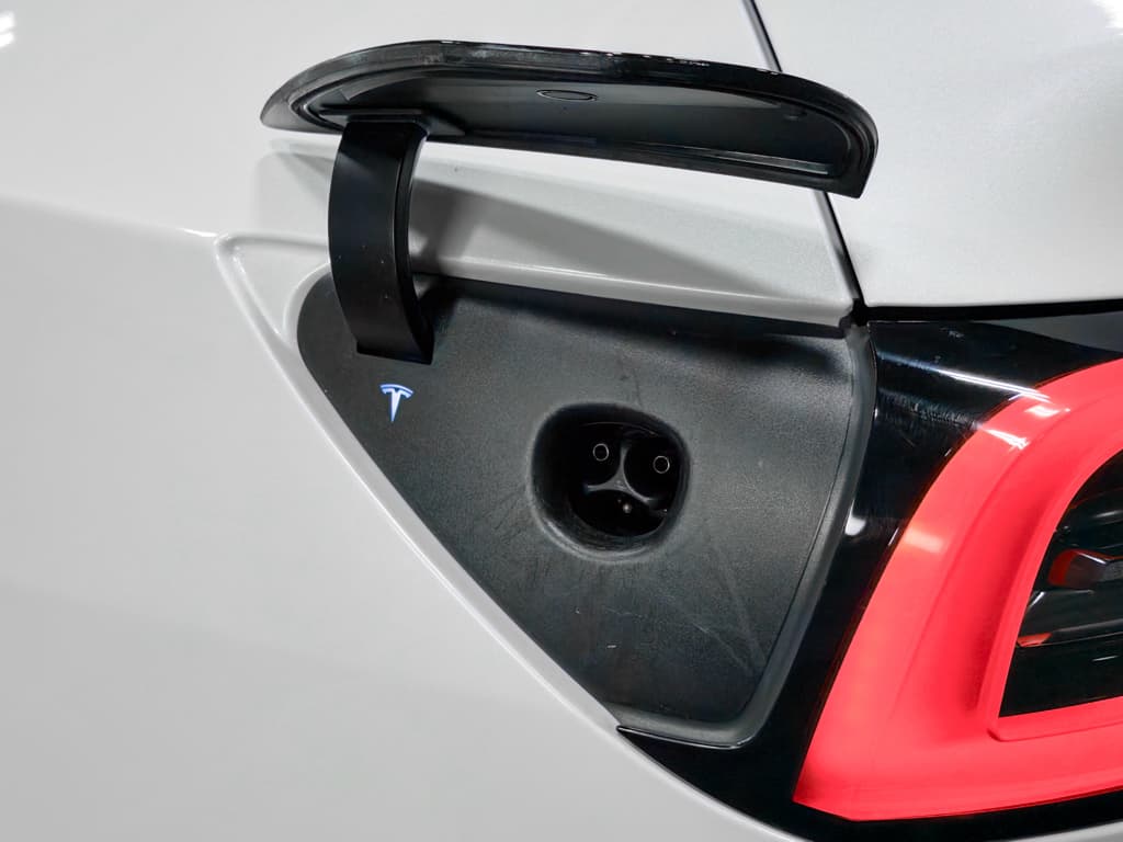 2023 Tesla Model Y view 5